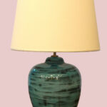 Lampada ceramica sfumata azzurro-nero con paralume in tessuto