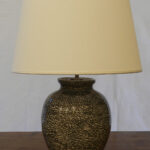 Lampada da tavolo ceramica craquè nero con paralume in tessuto